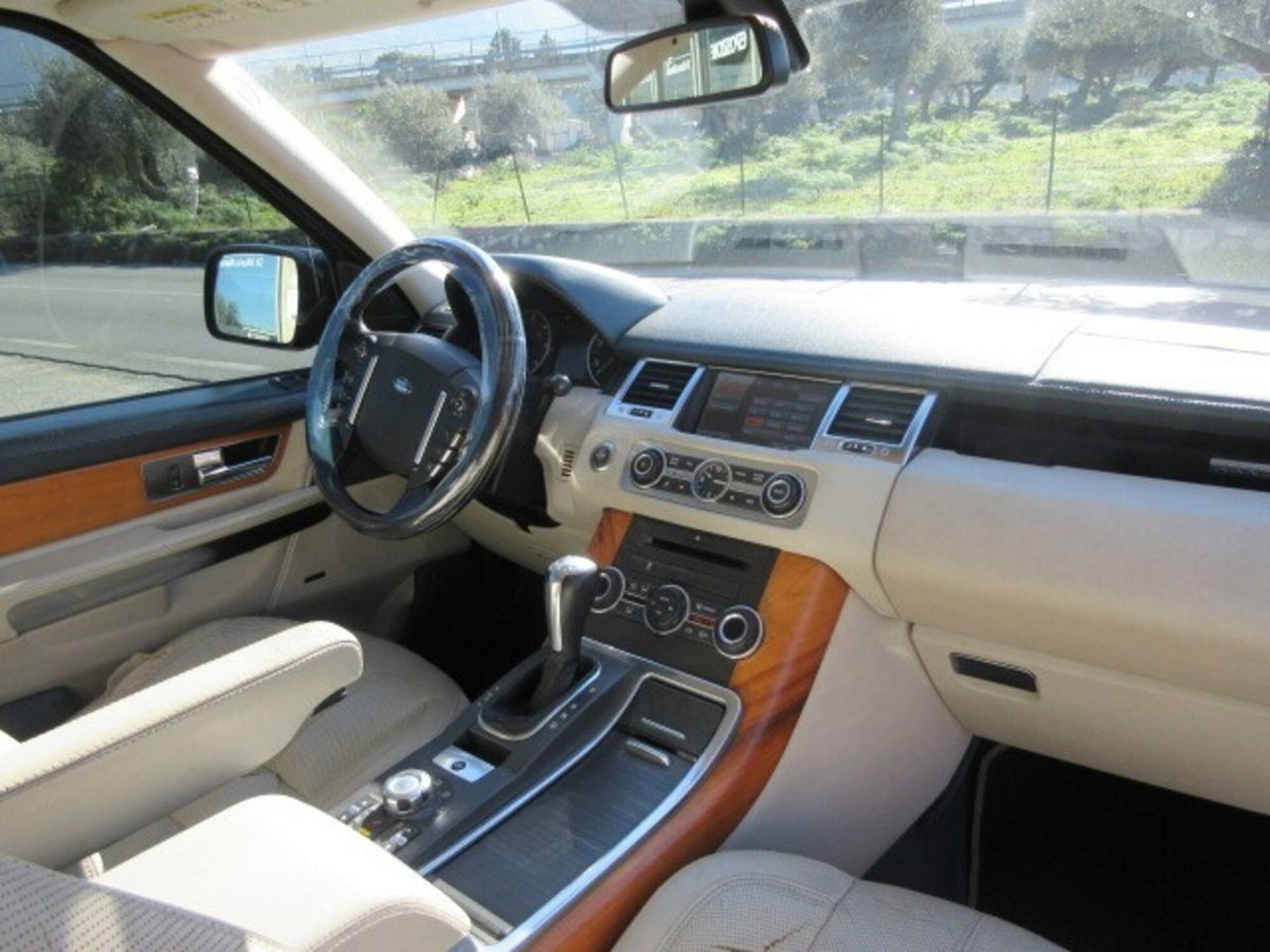 Land Rover Range Rover Sport 3.0 SDV6 HSE (11)