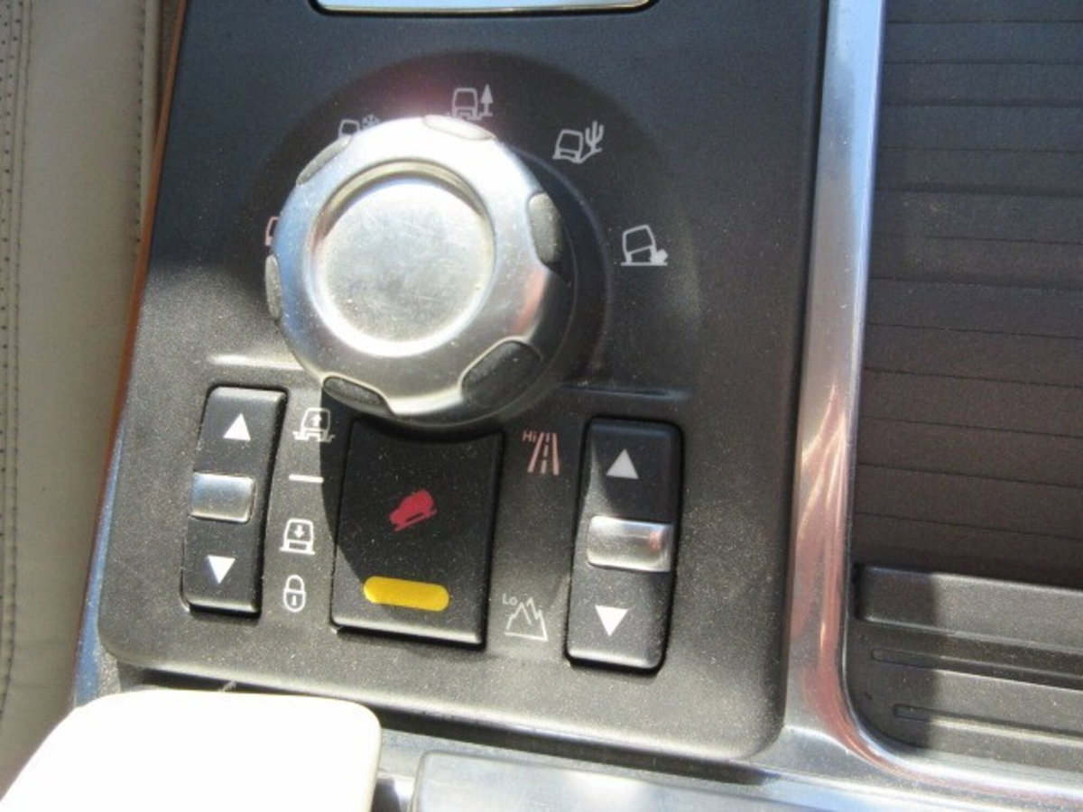 Land Rover Range Rover Sport 3.0 SDV6 HSE (17)