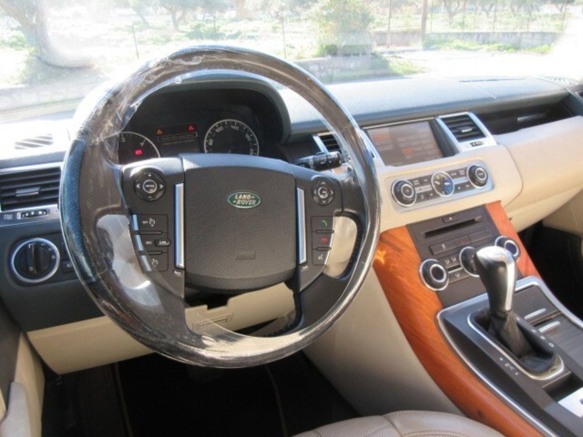 Land Rover Range Rover Sport 3.0 SDV6 HSE (18)