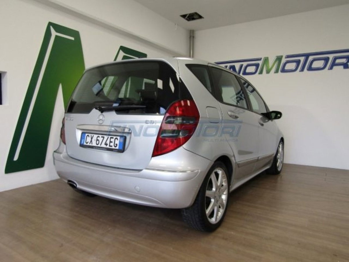 Mercedes-Benz Classe A 180 CDI Avantgarde (14)