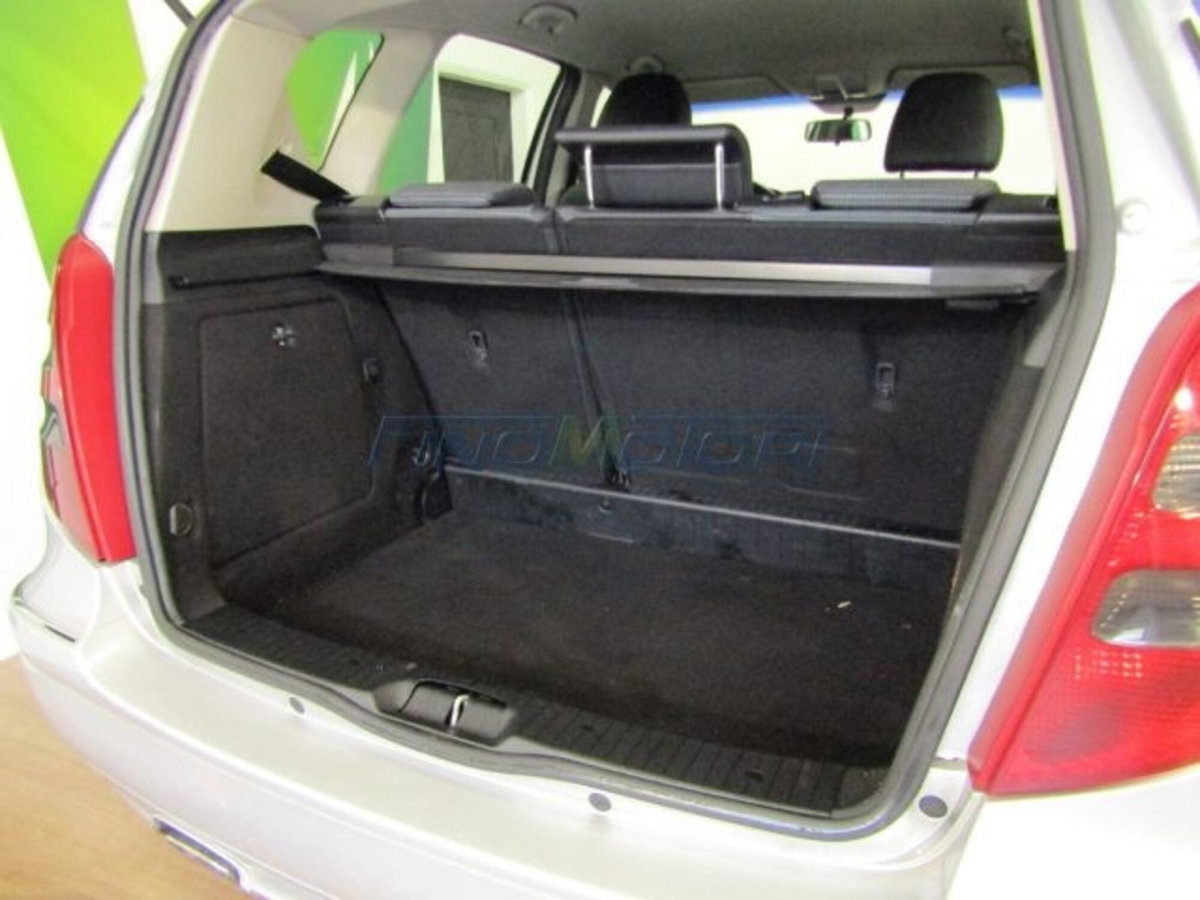 Mercedes-Benz Classe A 180 CDI Avantgarde (16)
