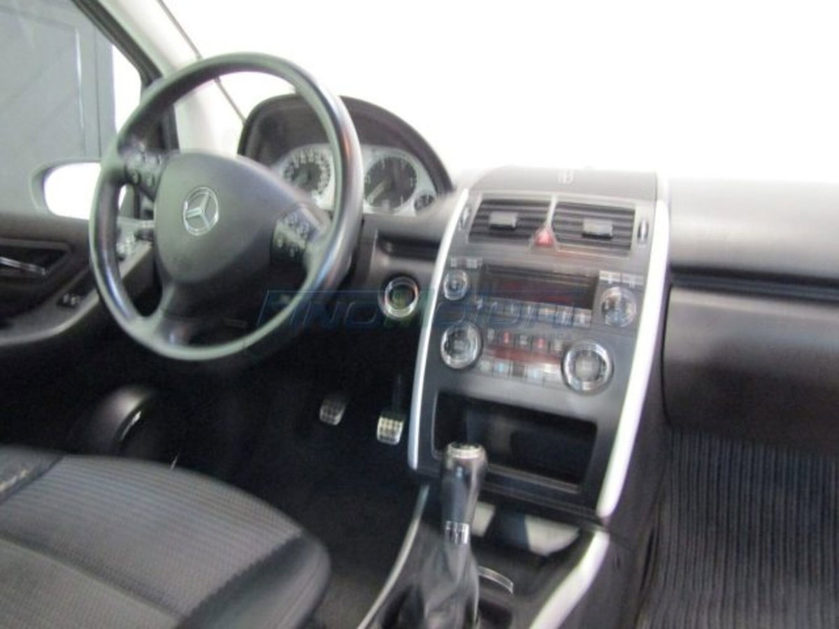 Mercedes-Benz Classe A 180 CDI Avantgarde (8)