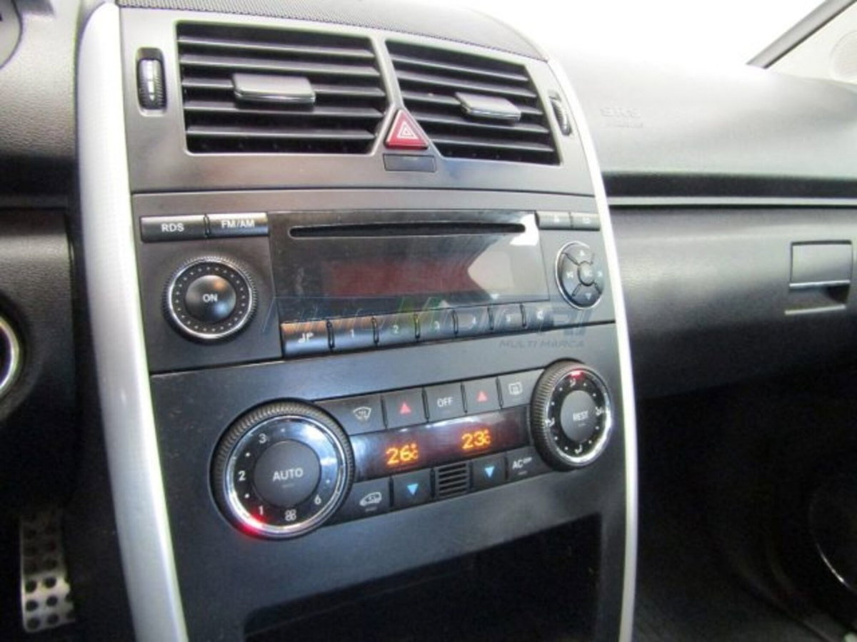 Mercedes-Benz Classe A 180 CDI Avantgarde (9)