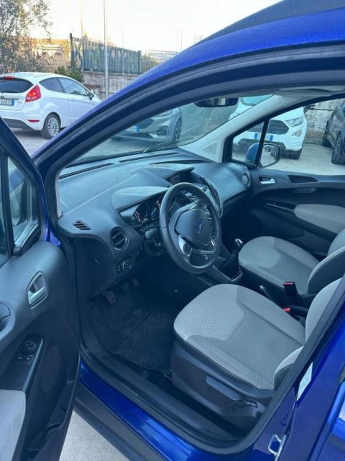 Ford Tourneo Courier 1.6 TDCI 95 CV Plus (6)