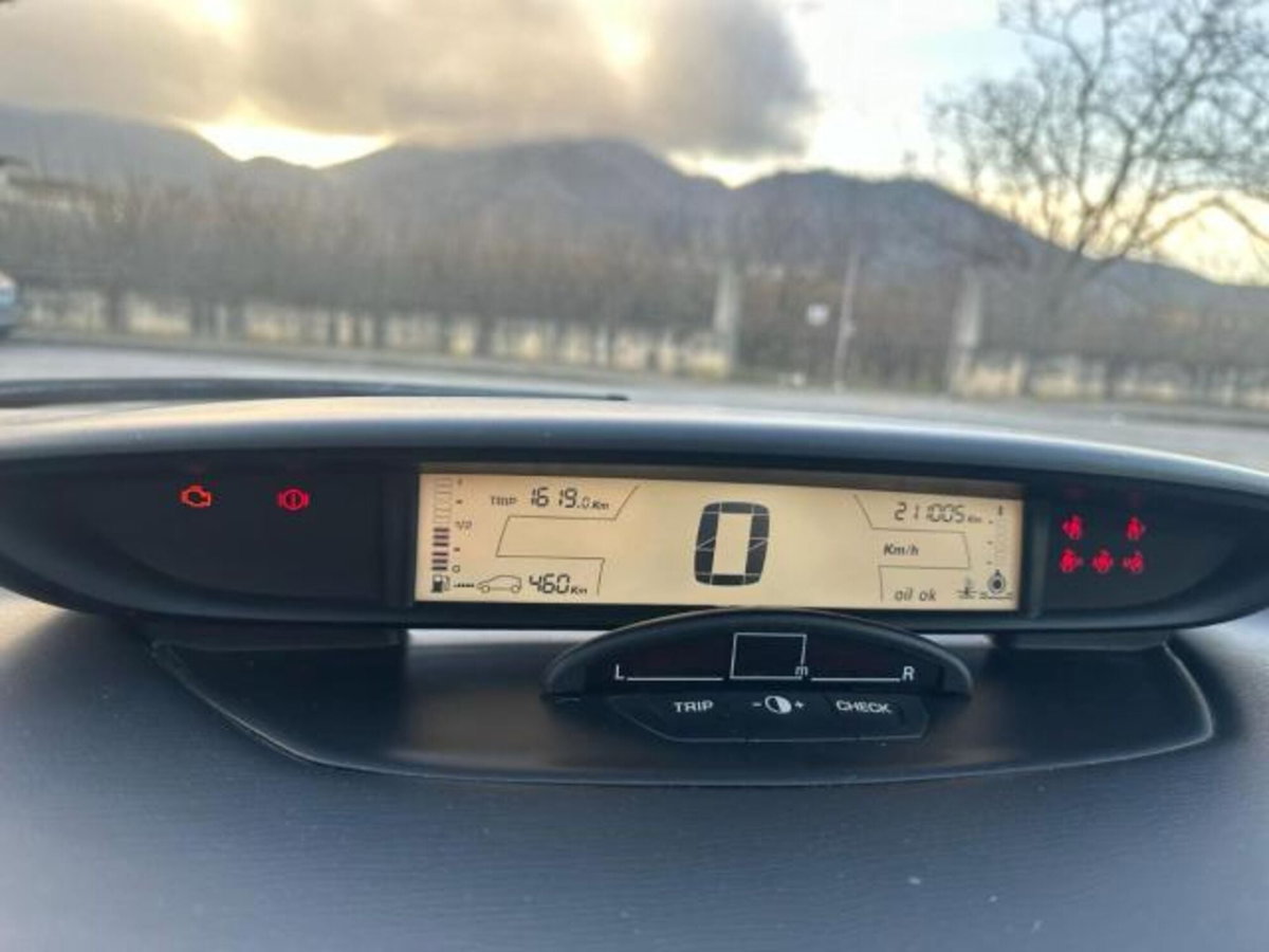 Citroen C4 1.6 HDi 90CV Classique (8)