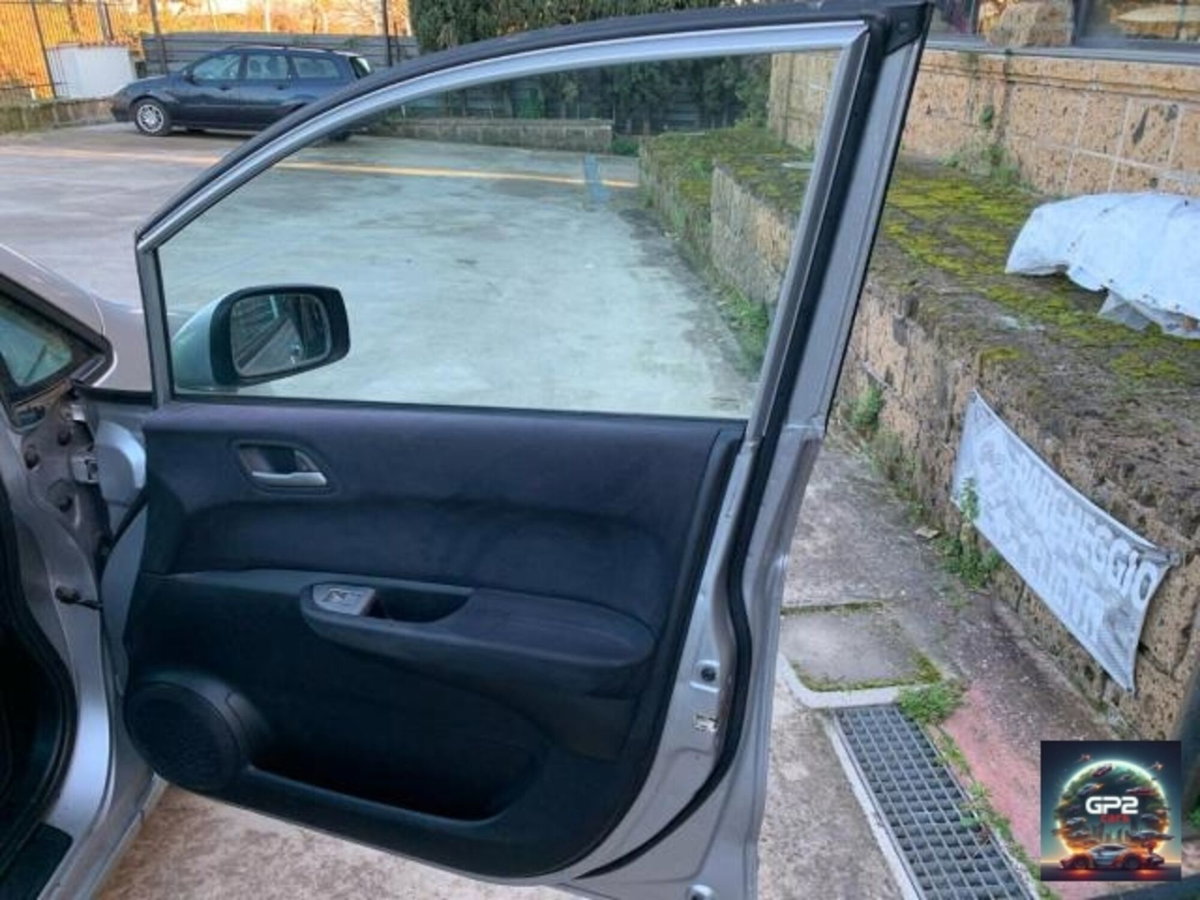 Honda FR-V 16V i-CTDi Comfort (11)