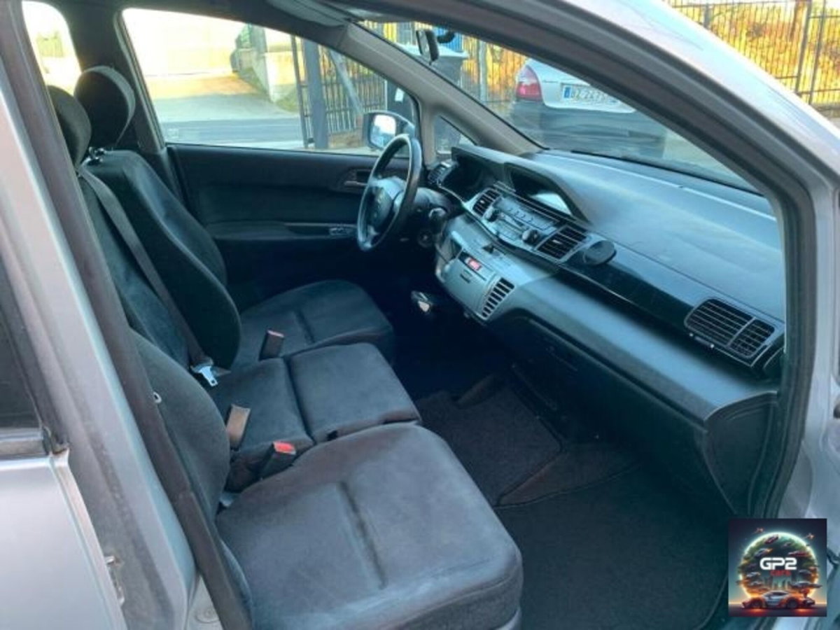 Honda FR-V 16V i-CTDi Comfort (12)