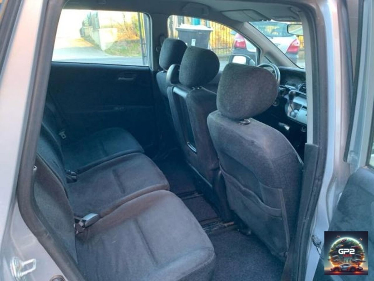 Honda FR-V 16V i-CTDi Comfort (13)