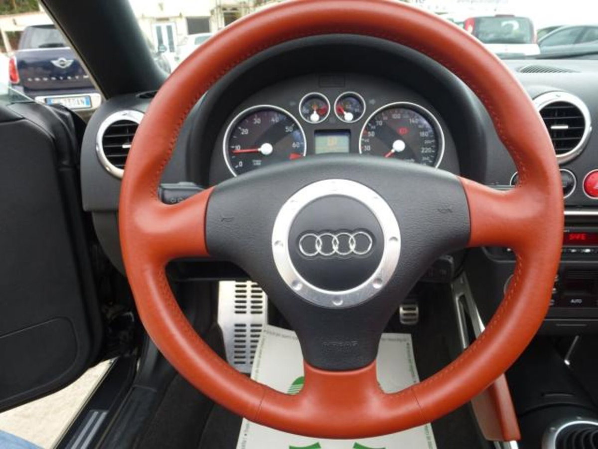 Audi TT Cabrio 1.8 T 20V 150 CV cat (16)