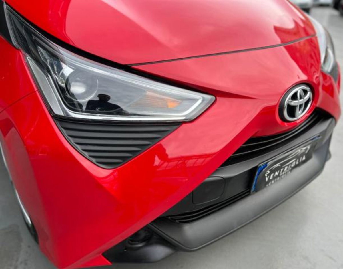 Toyota Aygo 1.0 VVT-i 72 CV 5 porte x-cool (3)