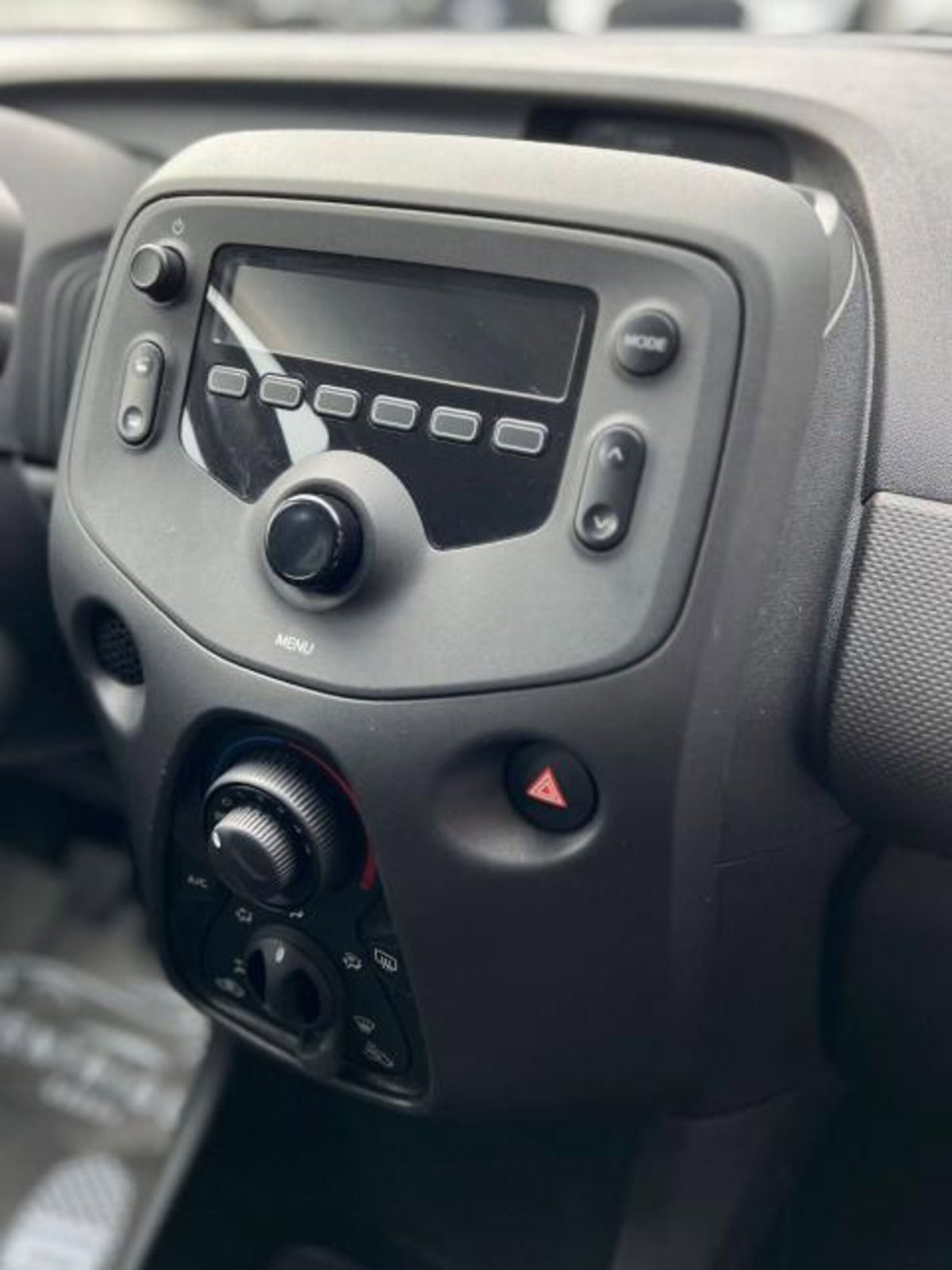 Toyota Aygo 1.0 VVT-i 72 CV 5 porte x-cool (6)