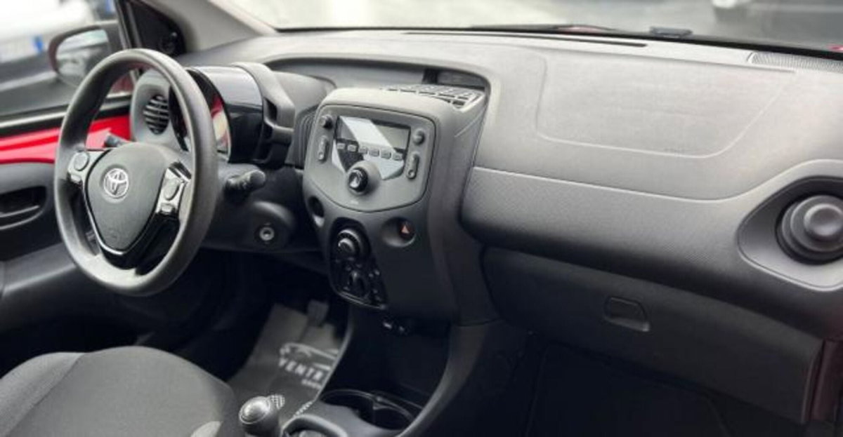 Toyota Aygo 1.0 VVT-i 72 CV 5 porte x-cool (7)