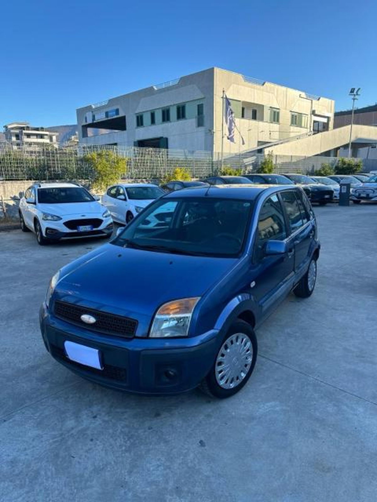 Ford Fusion 1.4 16V 5p. (2)