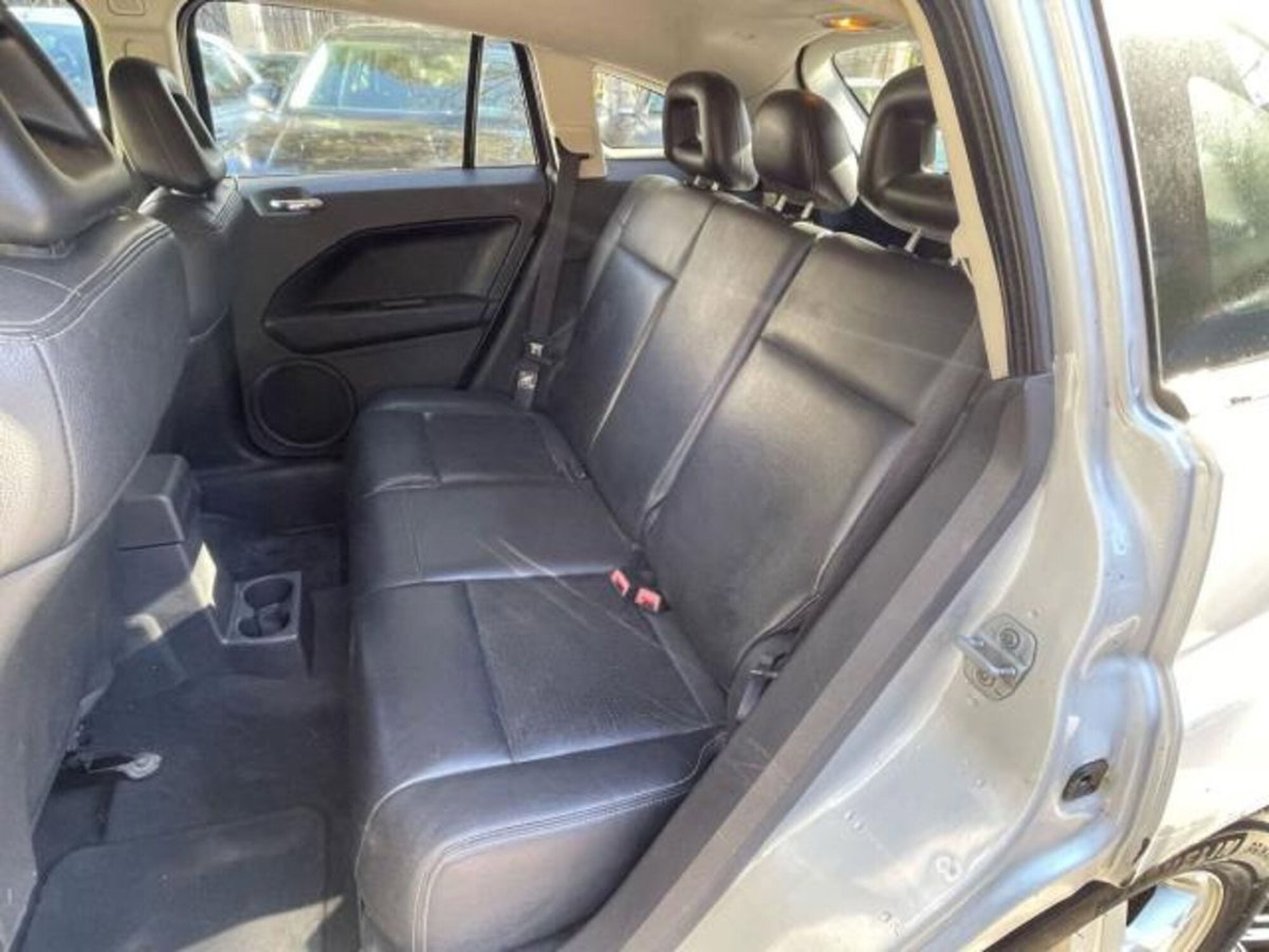 Dodge Caliber 2.0 Turbodiesel SXT (11)
