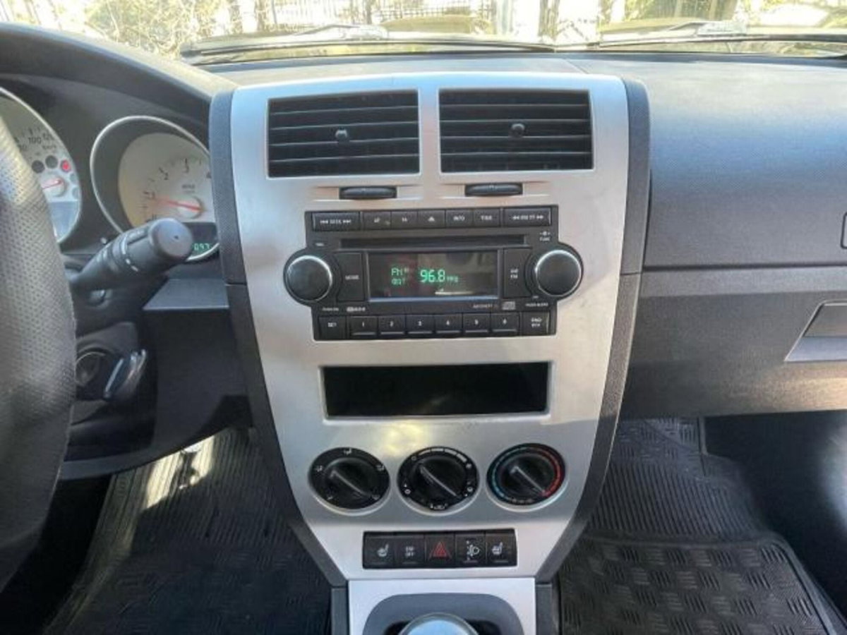 Dodge Caliber 2.0 Turbodiesel SXT (12)