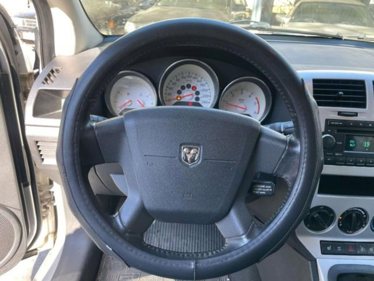 Dodge Caliber 2.0 Turbodiesel SXT (14)