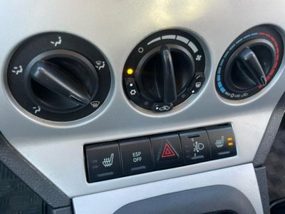 Dodge Caliber 2.0 Turbodiesel SXT (17)