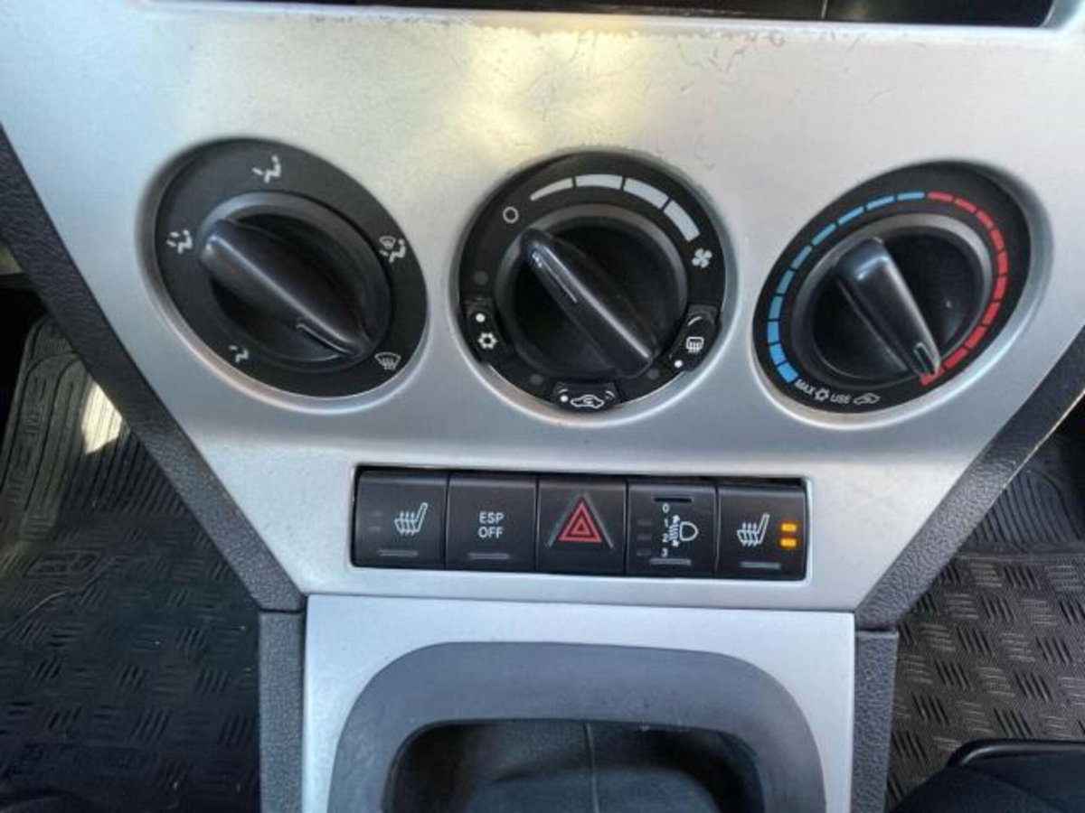 Dodge Caliber 2.0 Turbodiesel SXT (18)