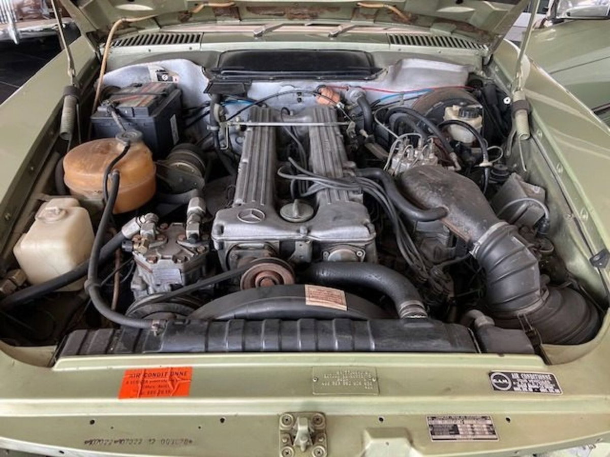Mercedes-Benz 280 280 E (4)