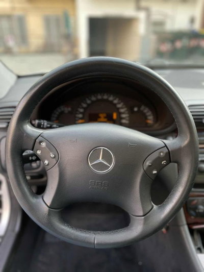 Mercedes-Benz Classe C 240 cat Avantgarde (11)
