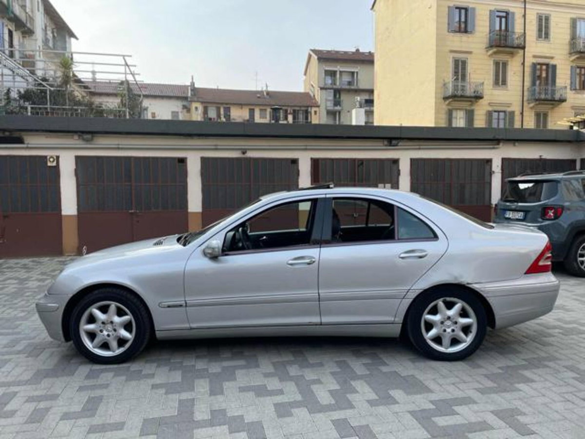 Mercedes-Benz Classe C 240 cat Avantgarde (3)