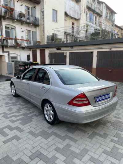 Mercedes-Benz Classe C 240 cat Avantgarde (3)