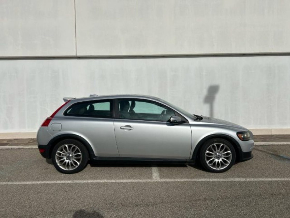 Volvo C30 1.6 D DRIVe Kinetic (4)