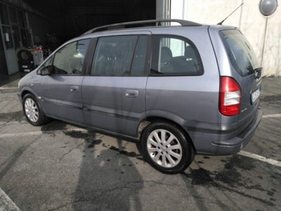 Opel Zafira 16V DTI cat Elegance (3)