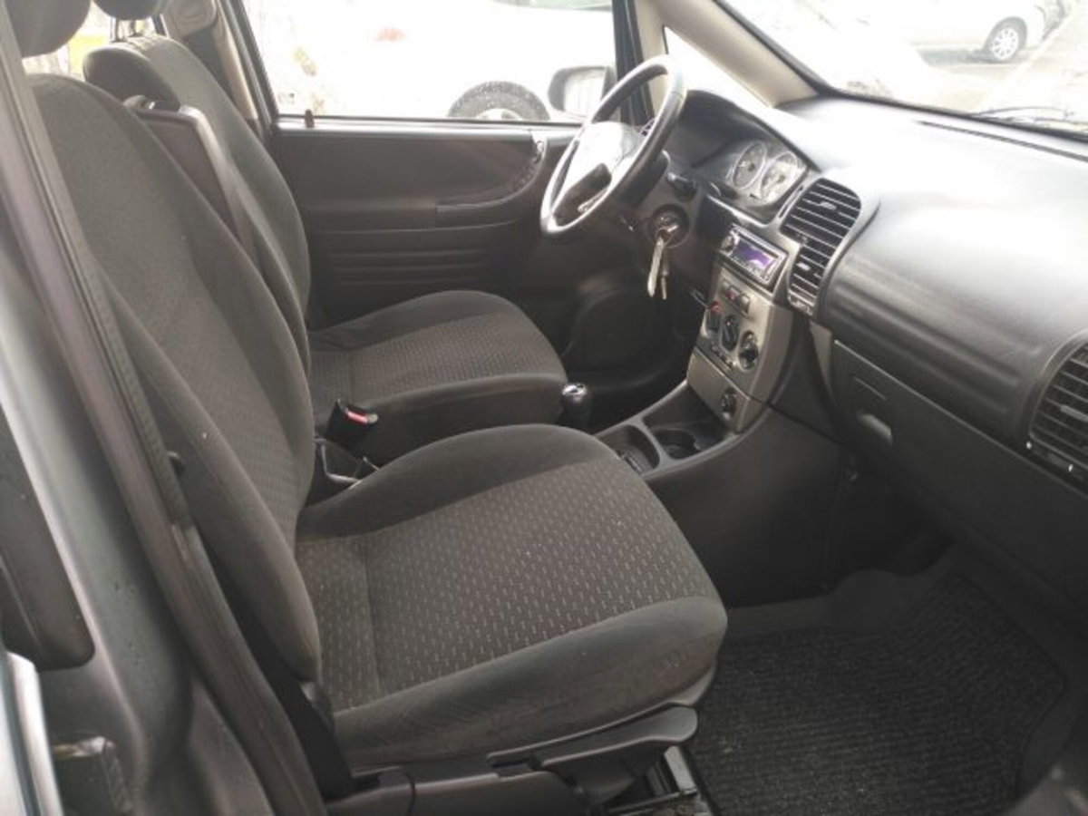 Opel Zafira 16V DTI cat Elegance (5)