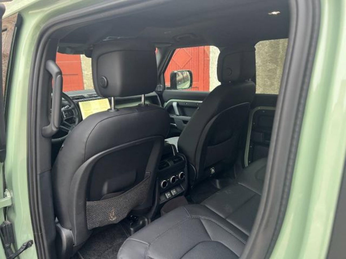 Land Rover Defender 110 2.0 si4 phev X-Dynamic SE awd 300cv auto (7)