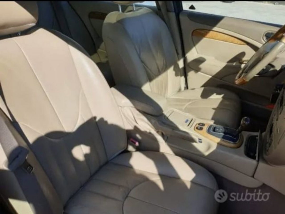 Jaguar S-Type 3.0 V6 Executive (4)