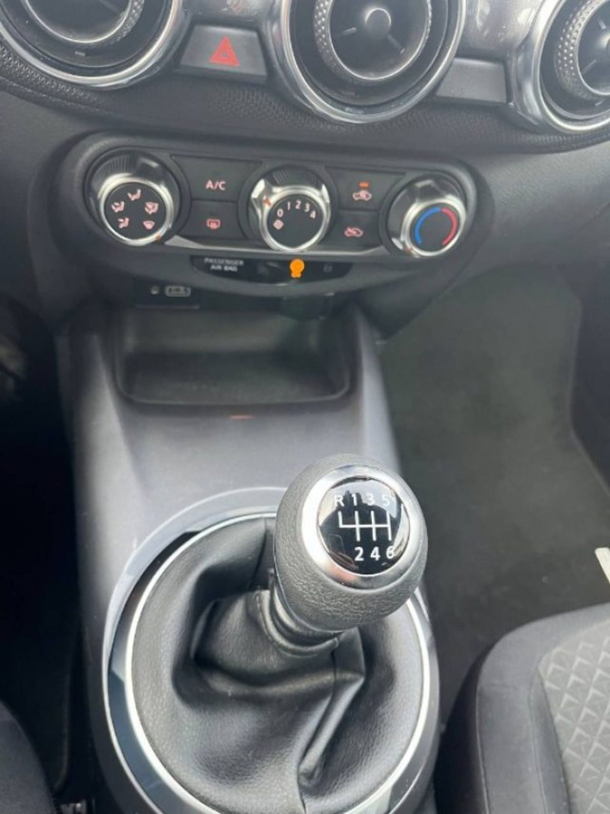 Nissan Juke 1.0 DIG-T 117 CV Acenta (17)
