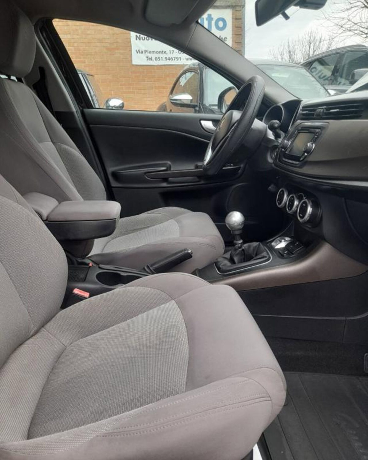 Alfa Romeo Giulietta 1.6 JTDm-2 Distinctive (10)