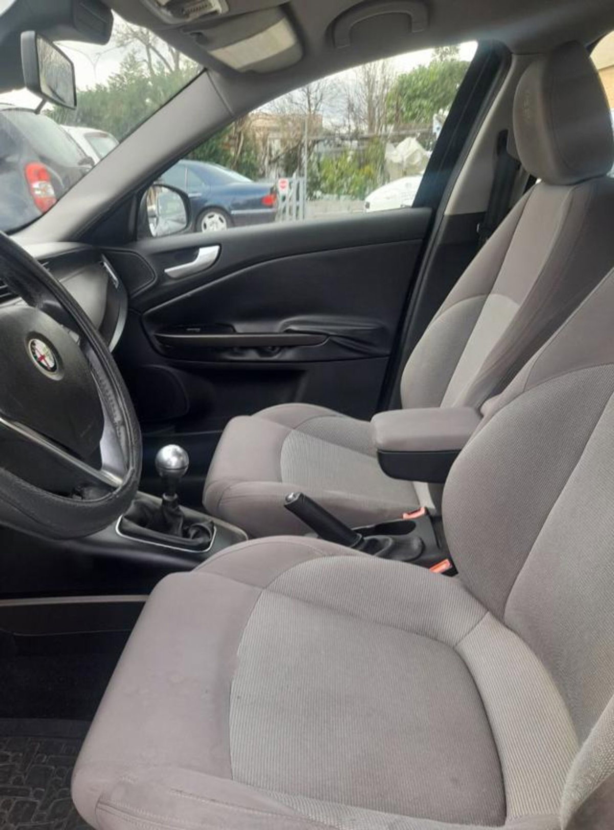 Alfa Romeo Giulietta 1.6 JTDm-2 Distinctive (9)