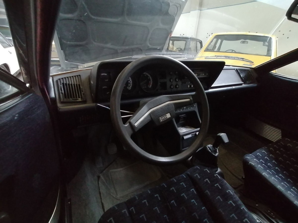 Lancia Gamma 2.0 (11)