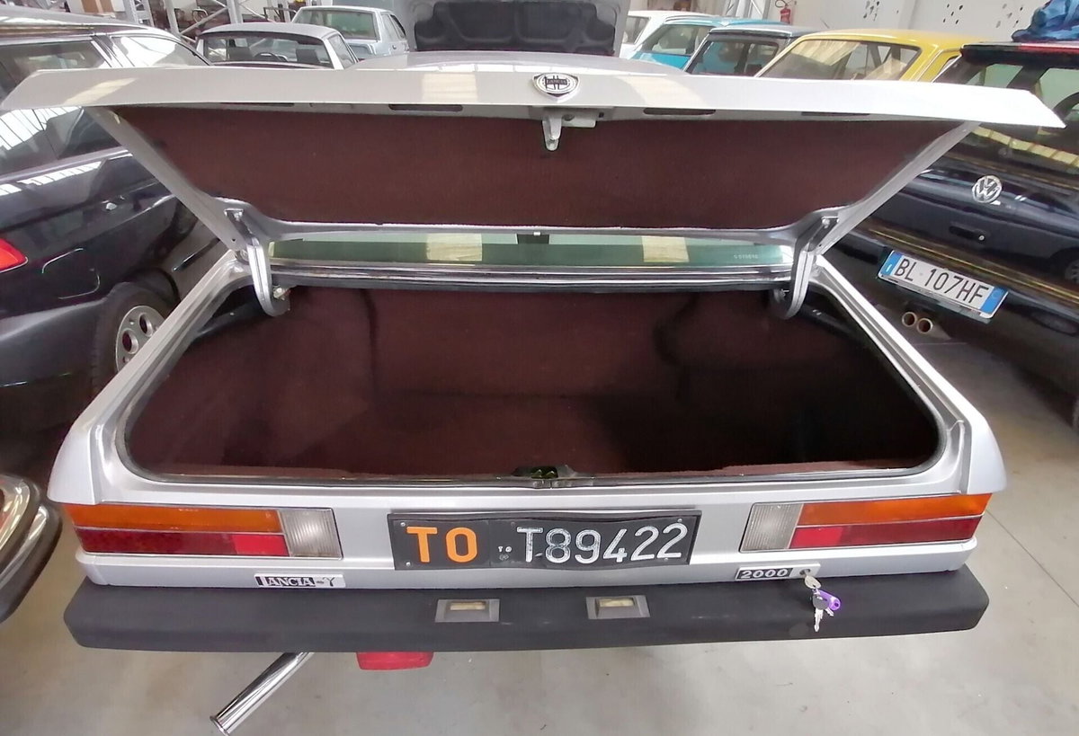 Lancia Gamma 2.0 (13)