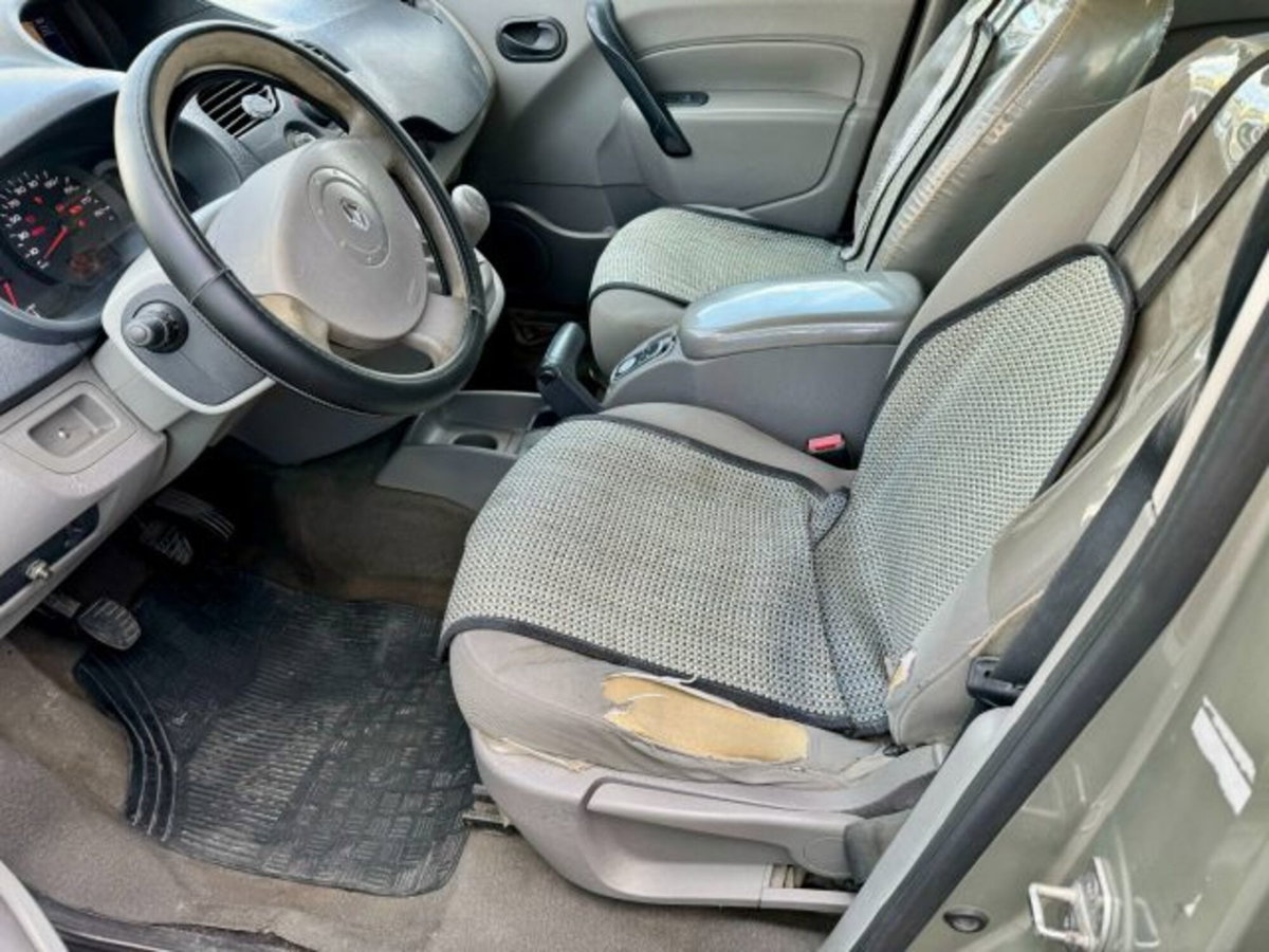 Renault Kangoo 1.5 dCi 90CV F.AP. 5 porte Tom Tom (8)