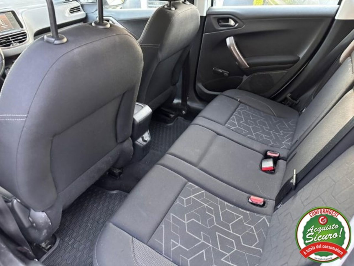 Peugeot 2008 VTi 82CV Allure (12)