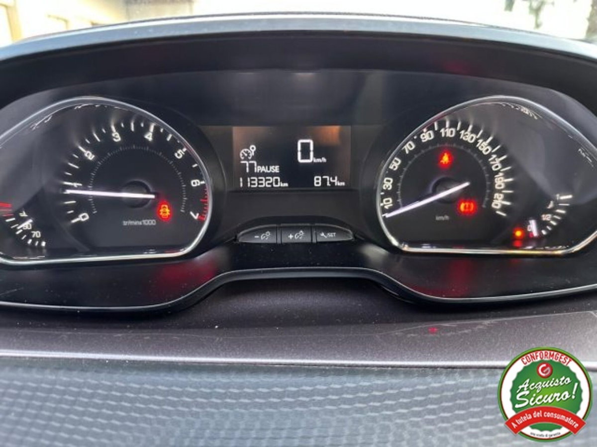 Peugeot 2008 VTi 82CV Allure (7)