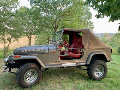 Jeep Wrangler 2.5 Laredo usata