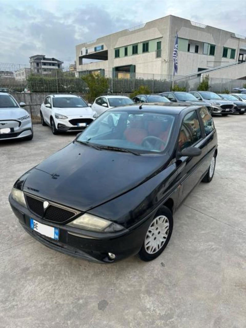 Lancia Ypsilon 100