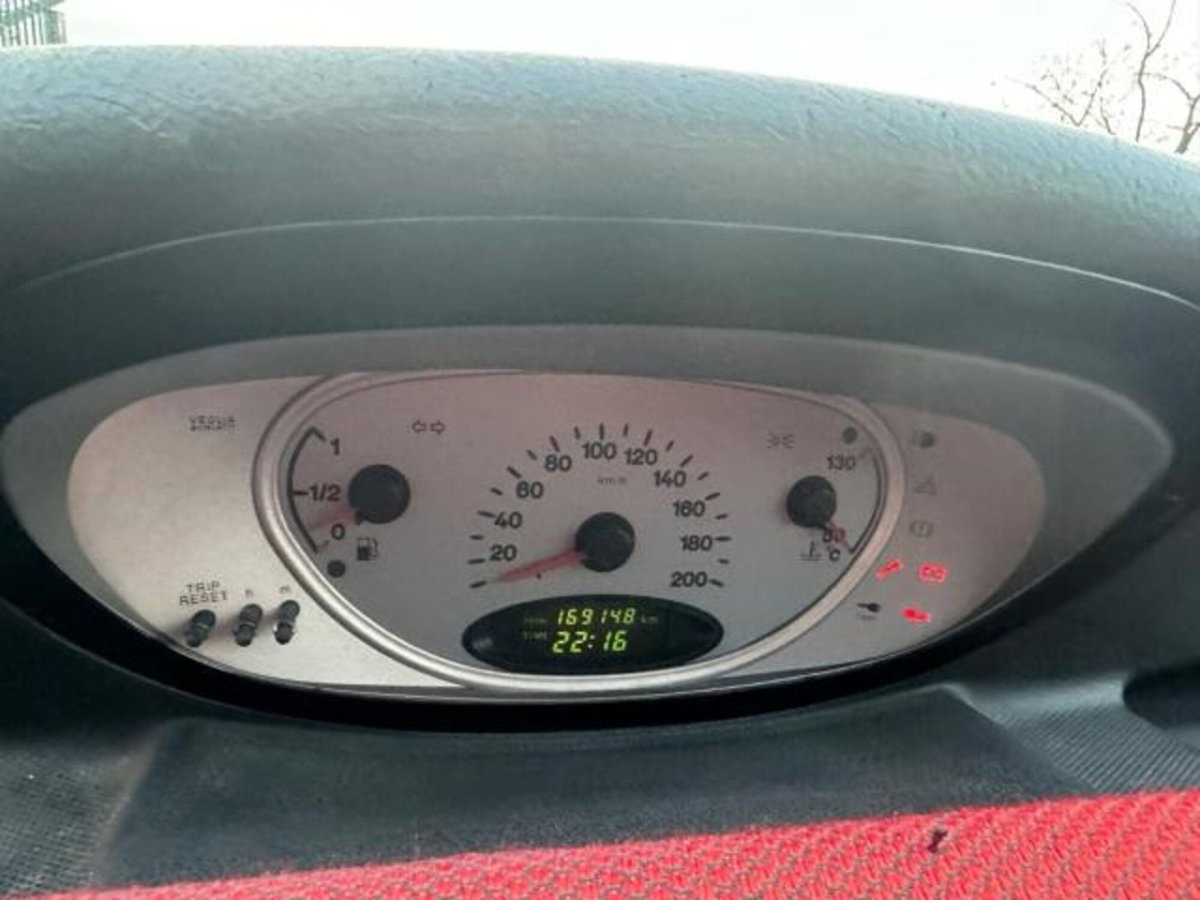 Lancia Ypsilon 100 (5)