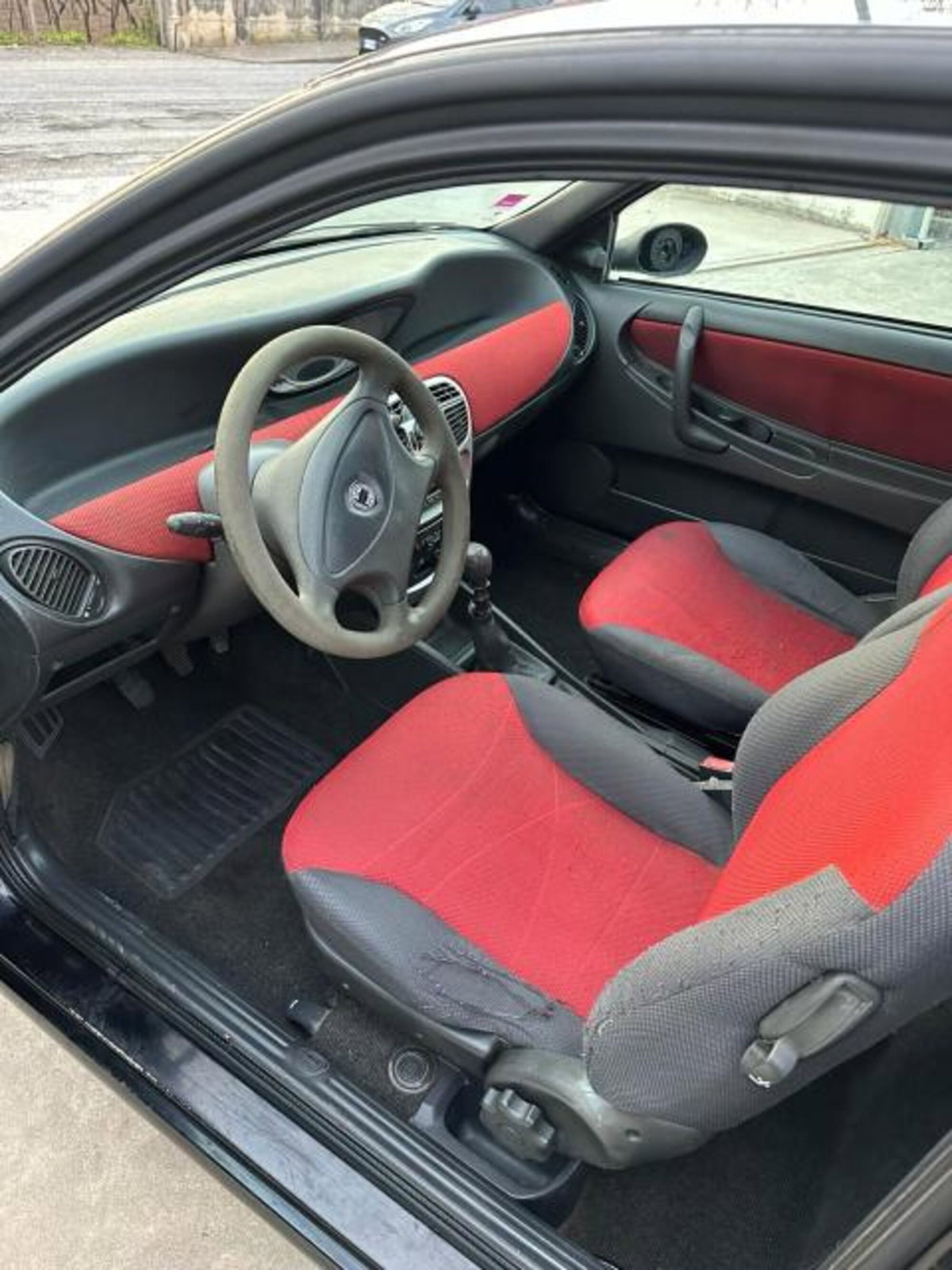 Lancia Ypsilon 100 (6)