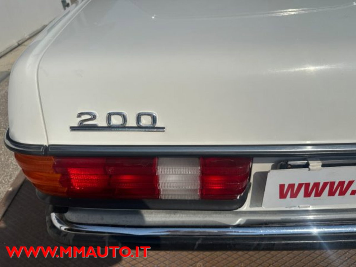 Mercedes-Benz 200 200 (6)