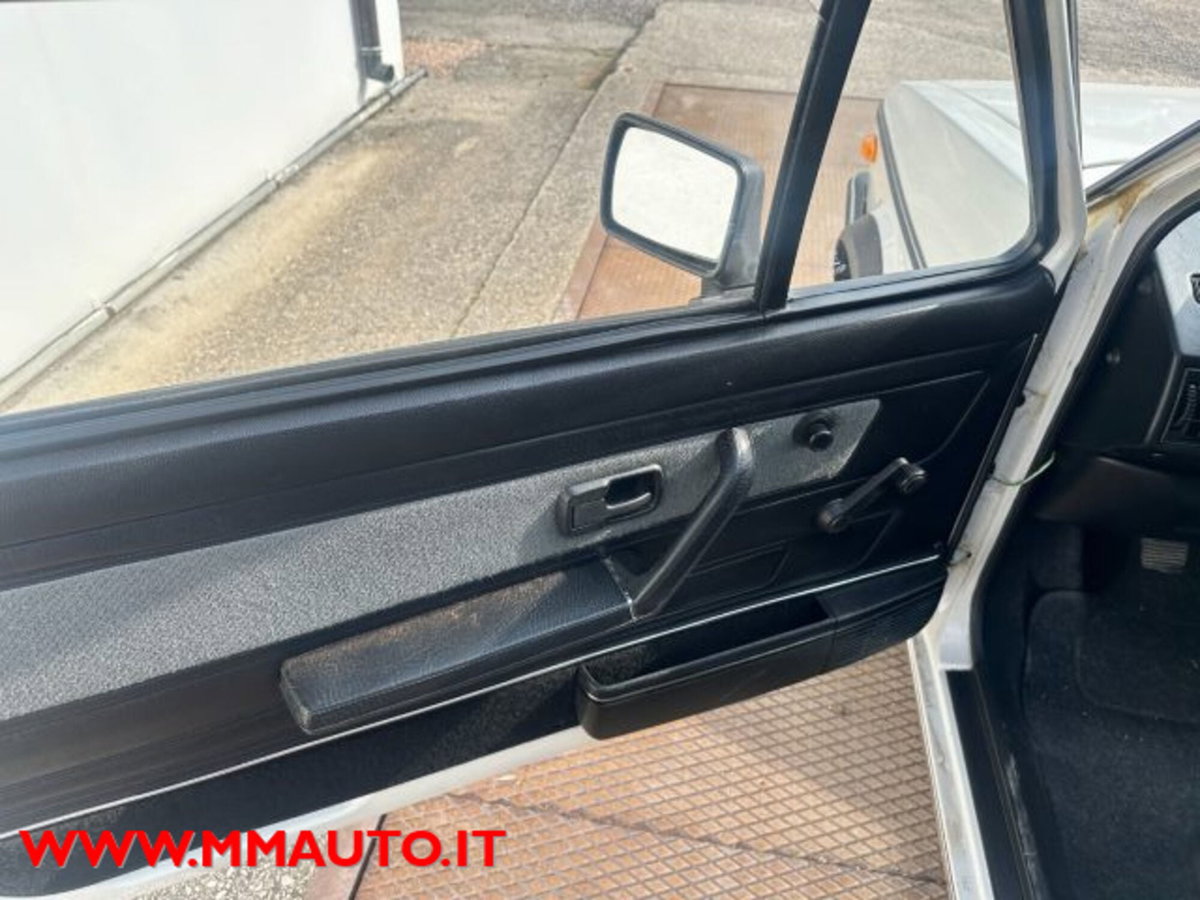 Volkswagen Golf Cabrio 1300 GL (11)