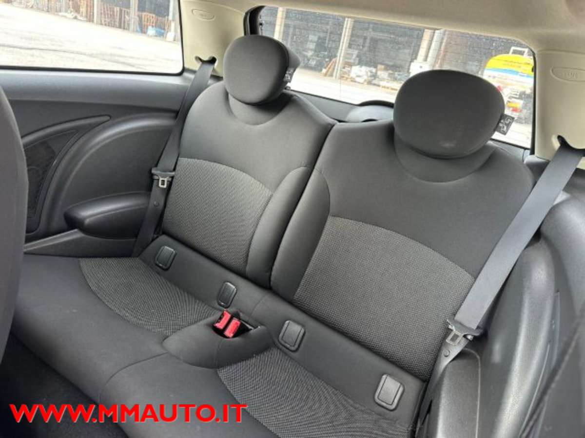 MINI Mini 1.6 16V One D (8)