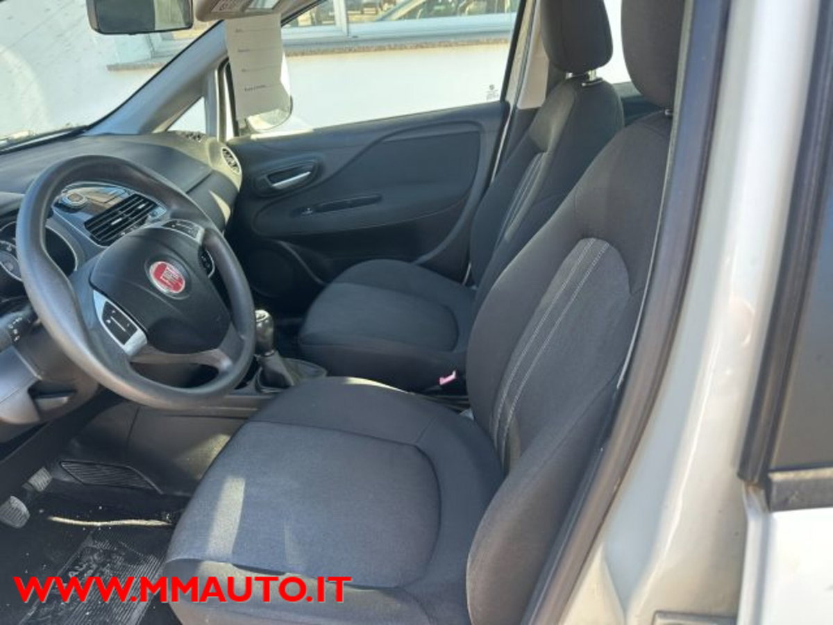 Fiat Punto 1.3 MJT II 75 CV 5 porte Street (9)