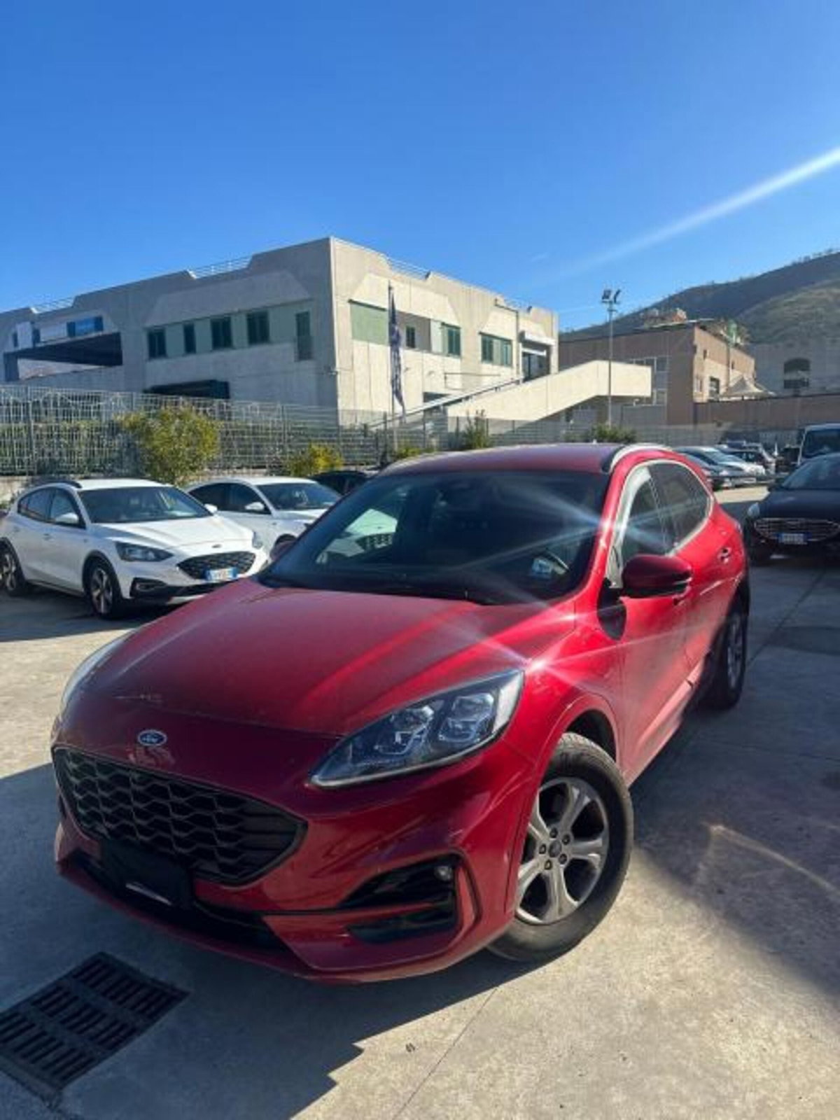 Ford Kuga 2.5 Plug In Hybrid 225 CV CVT 2WD ST-Line X (2)