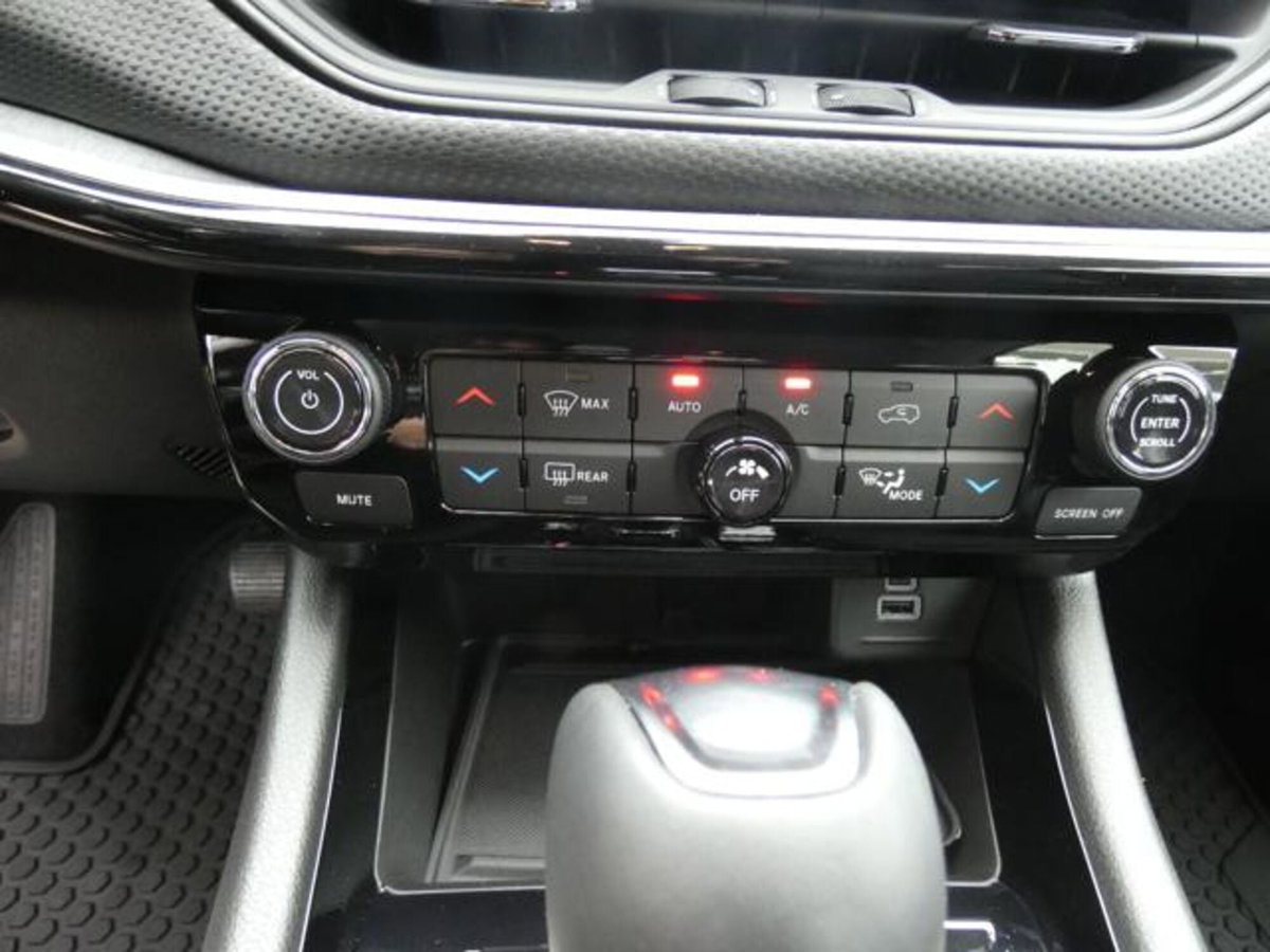 Jeep Compass 1.3 T4 240CV PHEV AT6 4xe Trailhawk (15)