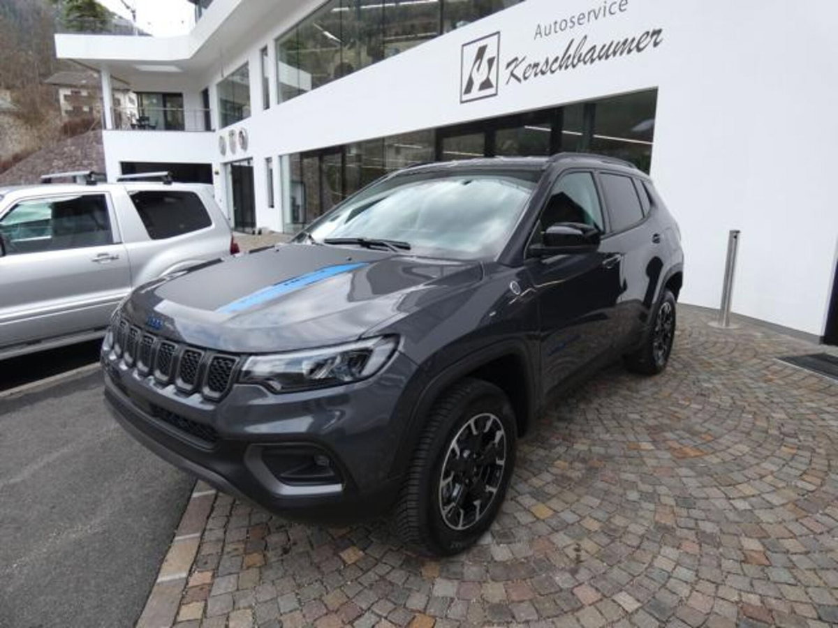 Jeep Compass 1.3 T4 240CV PHEV AT6 4xe Trailhawk (2)